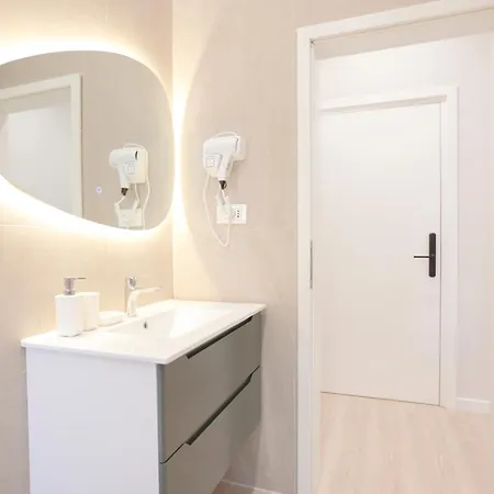 Lana Luxe Tirana